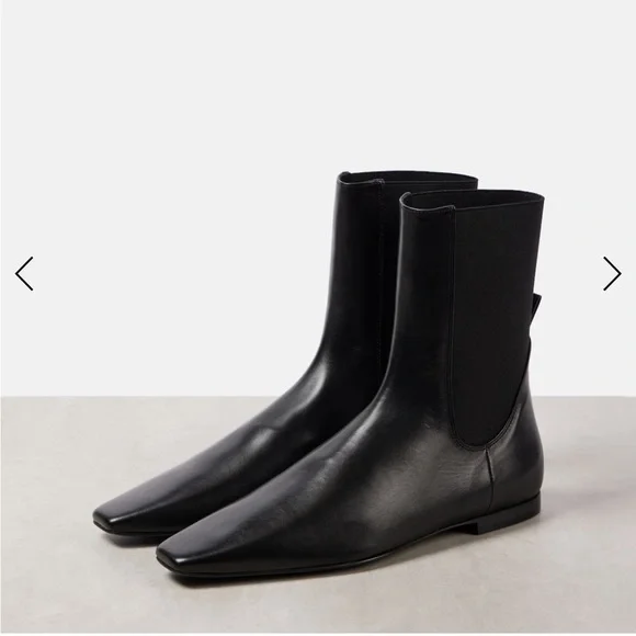 Toteme Leather Chelsea boots NWT - Picture 2 of 6